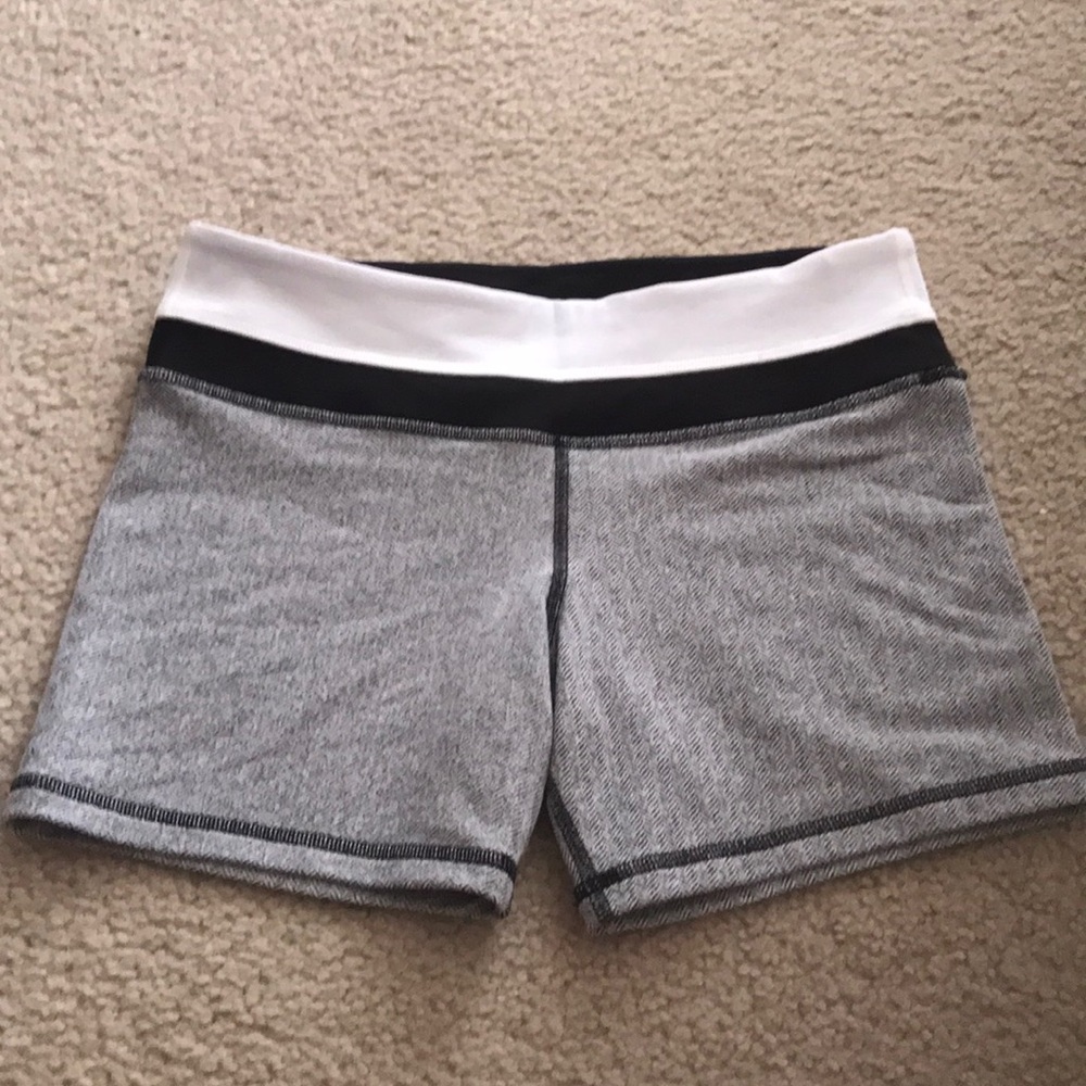 Lululemon Herringbone Short Size 8